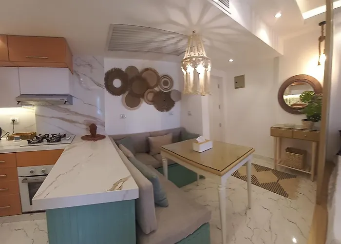 Beachfront Boho Style In Fanadir Bay *